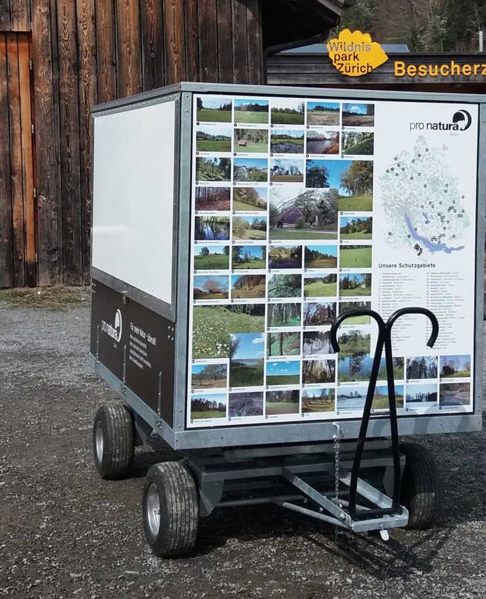 Naturmobil vor dem Besucherzentrum